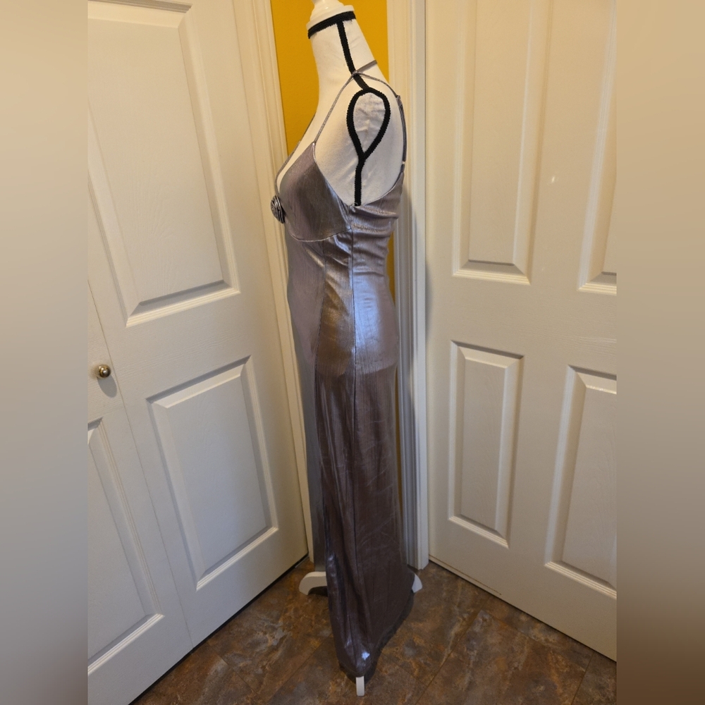 EMERSON LANG SILVER MAXI GOWN, SIZE M, NEW - Picture 3 of 13